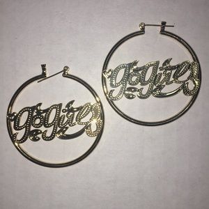 **bundle 3 for $20** 🆕 go girl earrings